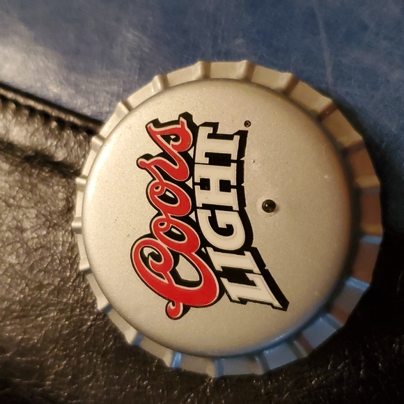Coors Light Blinking Light Button Cap - Picture 1 of 4